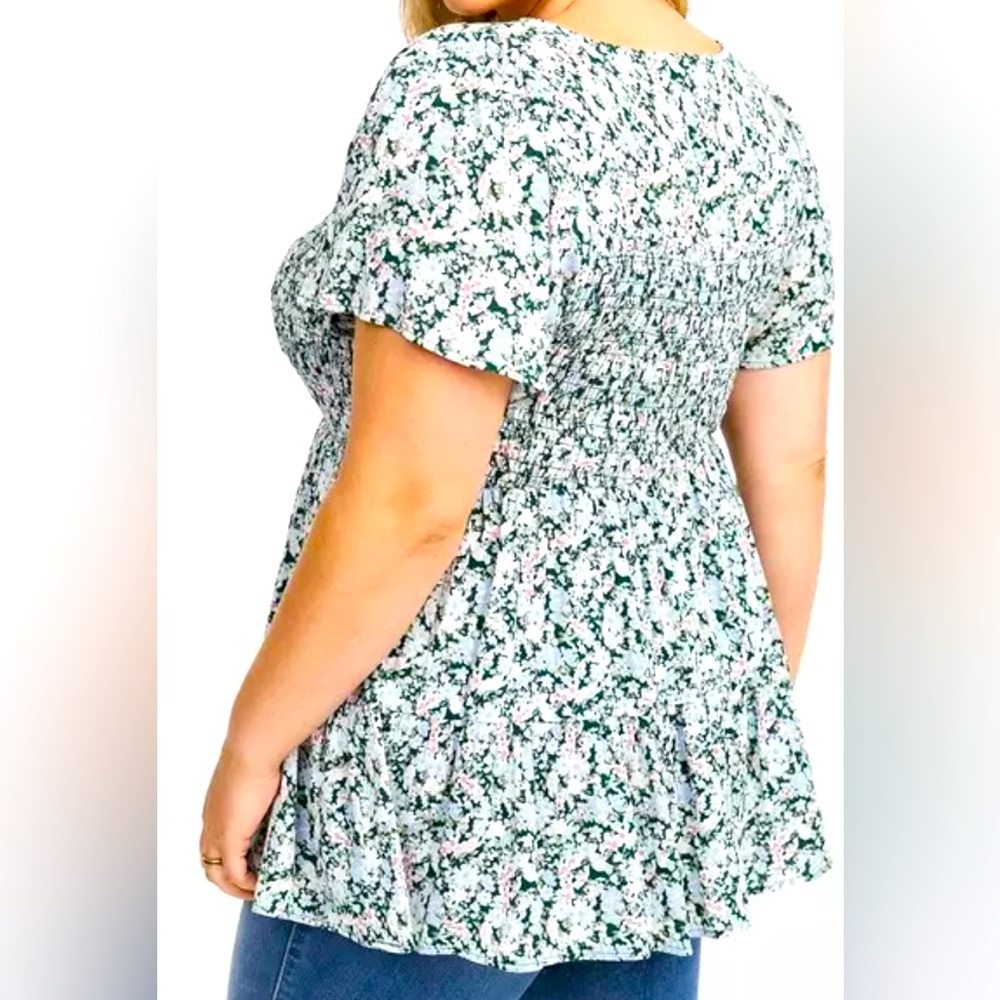 TORRID - sz. 2 (20) NWT Floral blue w/smocked elastic at bust, short sleeves - Picture 4 of 6